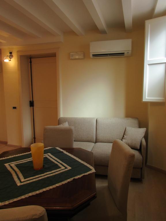 Mimi Apartment Lucca Room photo